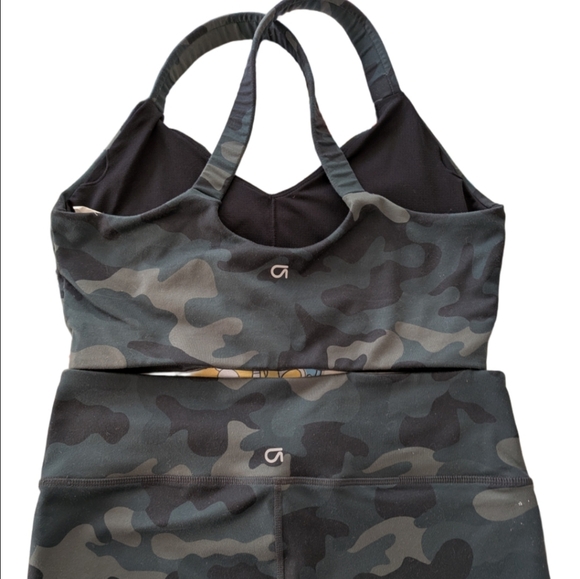 Women's Gap Fit Camouflage Sports Bra and Leggings Set, Size M - Picture 2 of 4